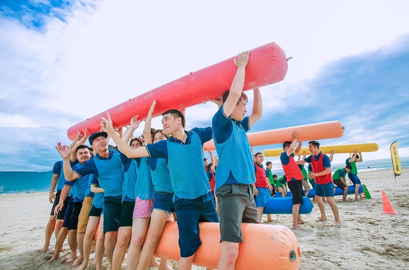 Theo thời gian, hình thức du lịch team building ra đời, vừa phục vụ mục đích vui chơi giải trí