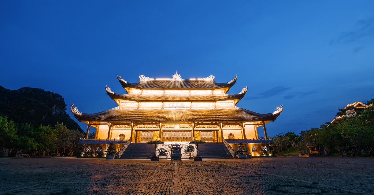 Chùa Bái Đính - Tràng An, Ninh Bình lung linh về đêm