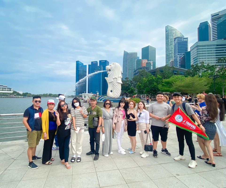 Khách tham tham gia tour Singapore - Malaysia 4N3Đ từ 09 - 16.7 - 1