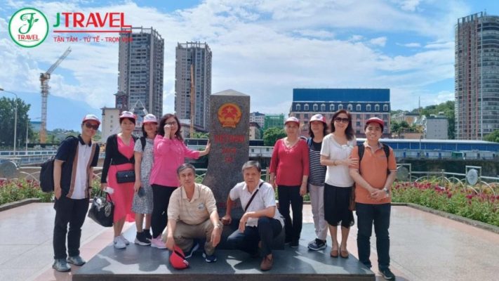 ĐOÀN J TRAVEL THAM QUAN SAPA - HẠ LONG - NINH BÌNH 1