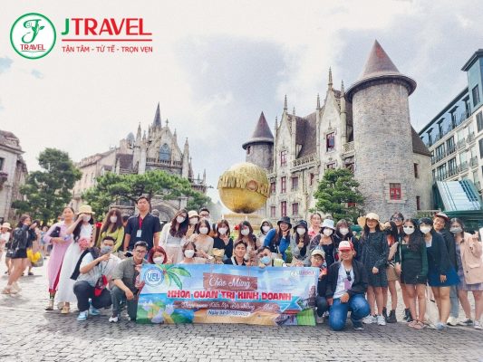 ĐOÀN KHOA QTKD UEL THAM QUAN KIẾN TẬP TẠI ĐÀ NẴNG - HUẾ 4-7/8/2022 -1