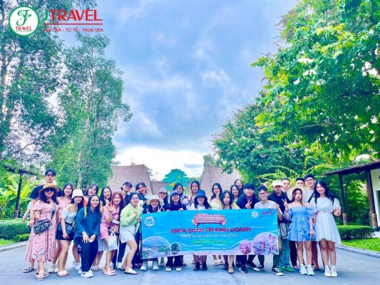 ĐOÀN TRƯỜNG KINH TẾ LUẬT THAM QUAN KIẾN TẬP PHÚ QUỐC 20/8-23/8/2022 - 3