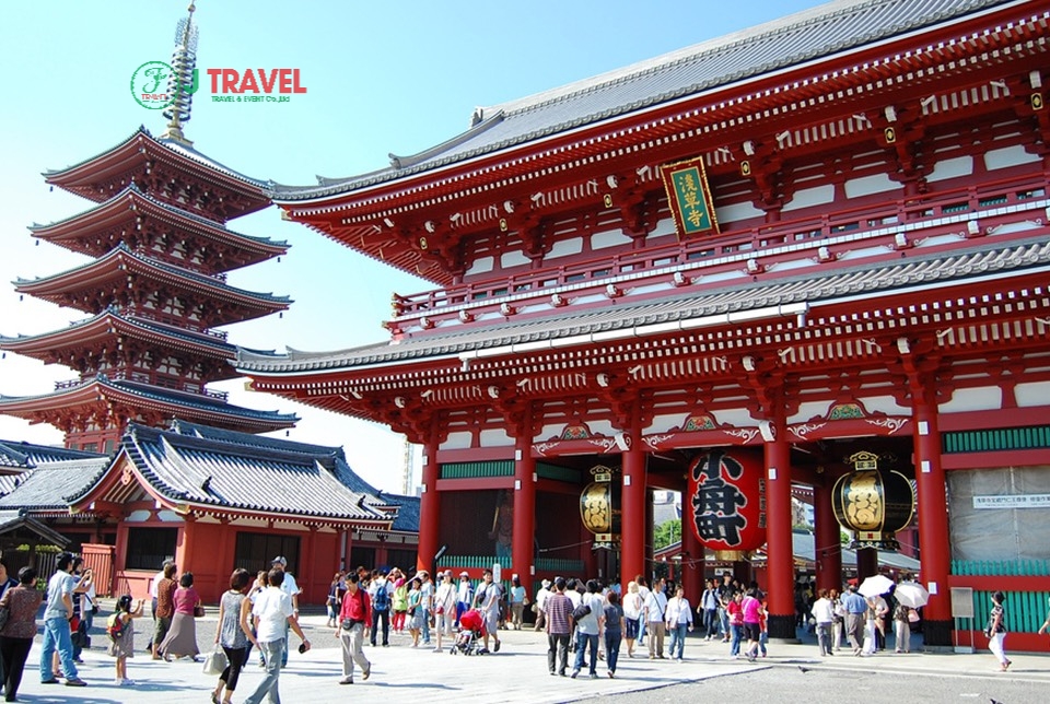 Viếng đền hoặc chùa vào Năm mới