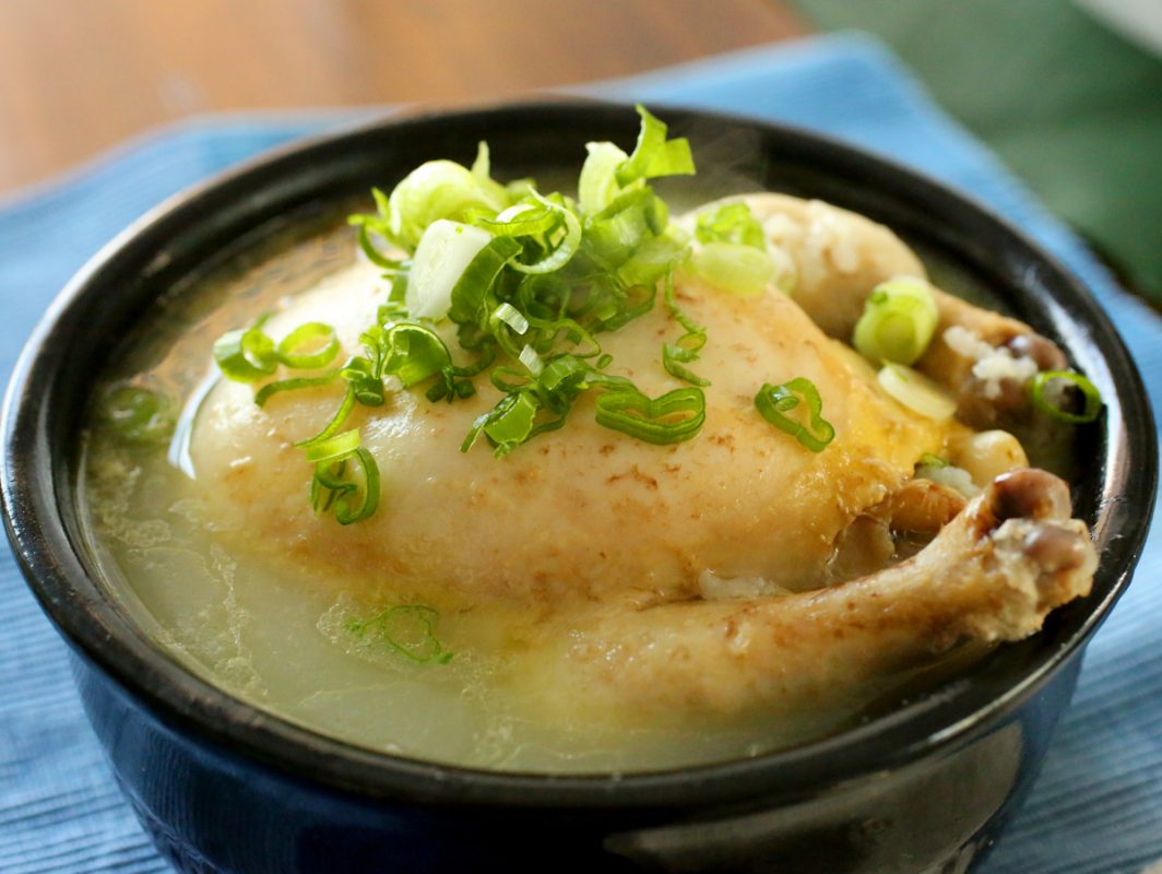 Món gà tần sâm Samgyetang