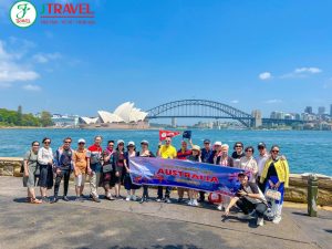 Các công ty du lịch uy tín sẽ đảm bảo được chính sách bảo hiểm và hỗ trợ khách hàng trong trường hợp khẩn cấp một cách chuyên nghiệp nhất.